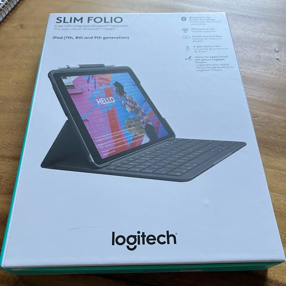 Brand new Slim Folio Keyboard Case w integrated blue tooth keyboard
